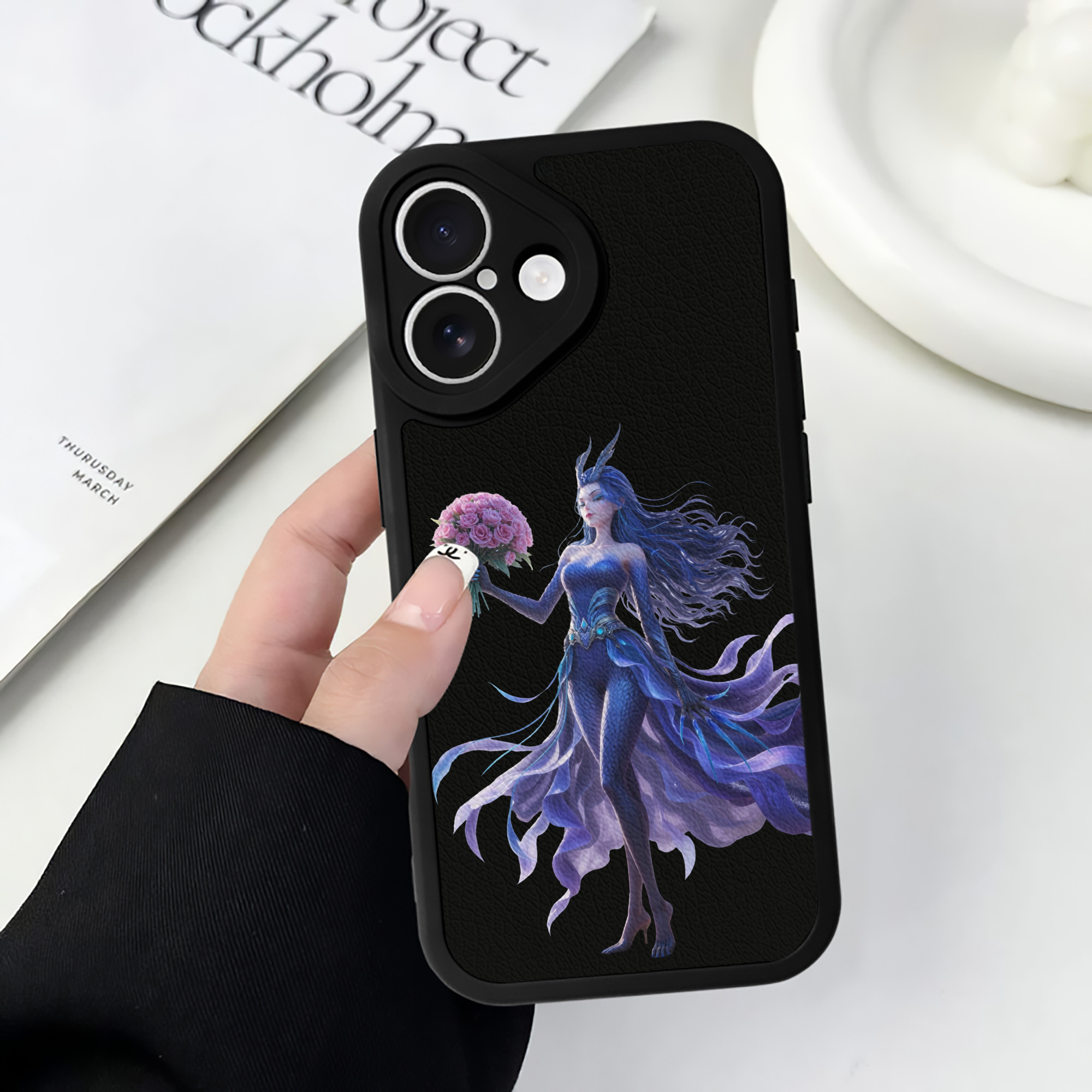 （画像用） Ne Zha 2 ナタ 魔童の大暴れ 【iPhone 16シリーズ対応】シリコンスマホケース（レザー調） 材質：シリコン